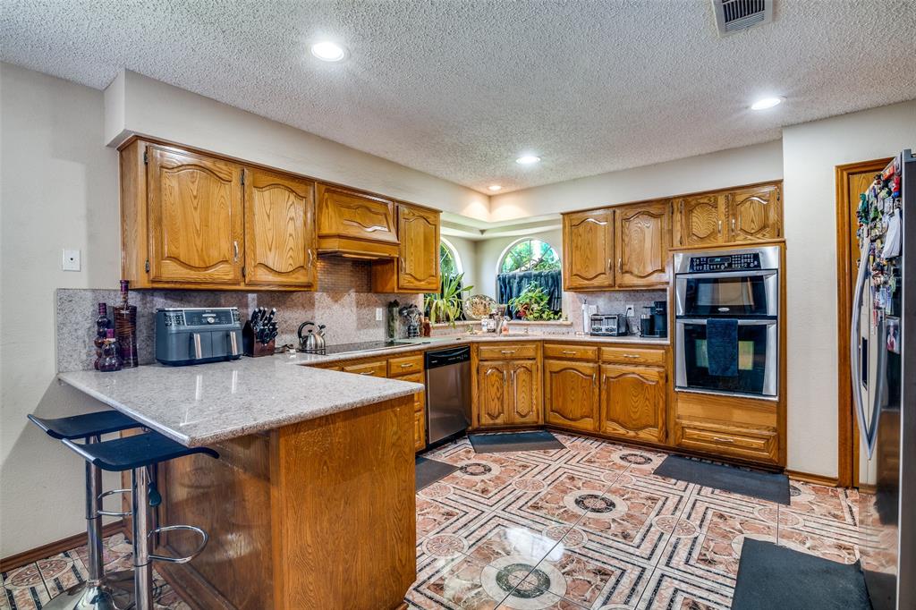 2001 Diamond Oaks Drive