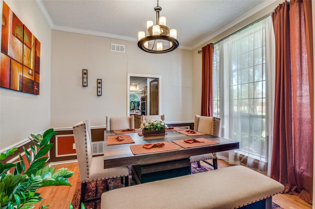 2001 Diamond Oaks Drive