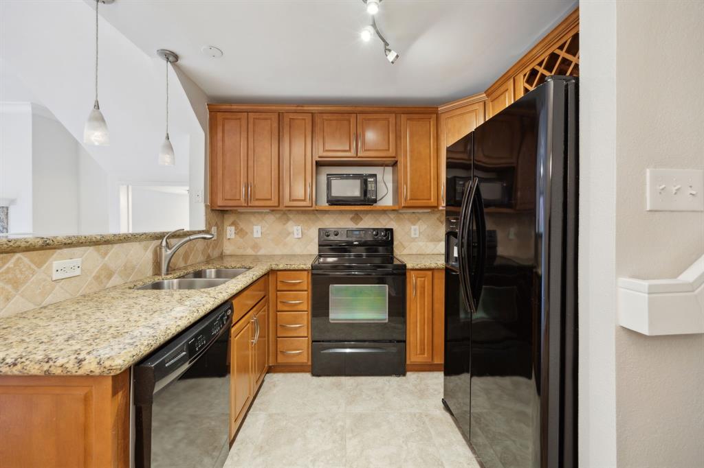 2201 Wolf Street 5104