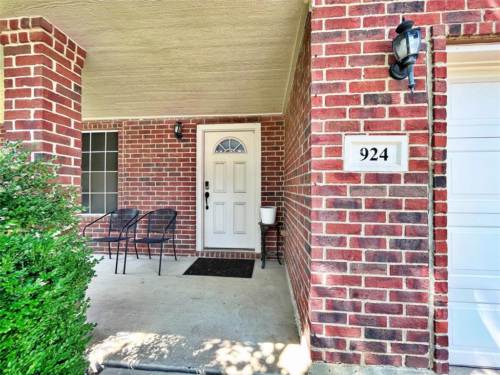 924 Rock Dove Circle