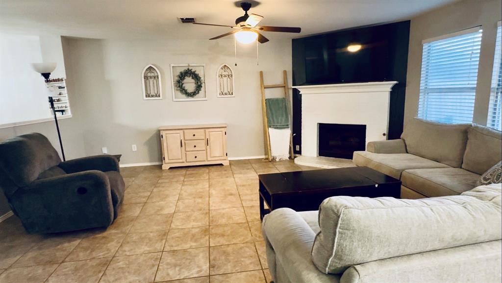 1578 Crown View Drive