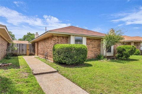 Photo of 1409 Chapel Downs Rd, Woodway, TX 76712 (MLS # 21253723)