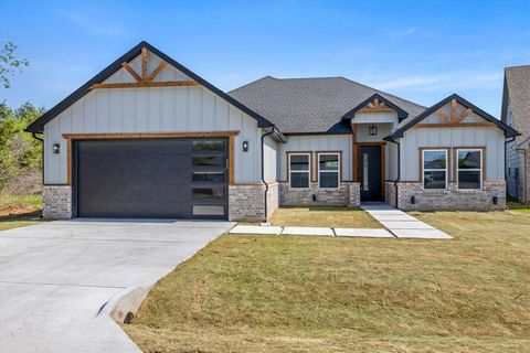 5607 Belaire Circle Granbury TX 76048