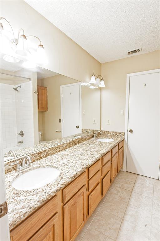 Dallas, Texas 75235, United States, 2 Bedrooms Bedrooms, ,2 BathroomsBathrooms,Residential,Active,131060