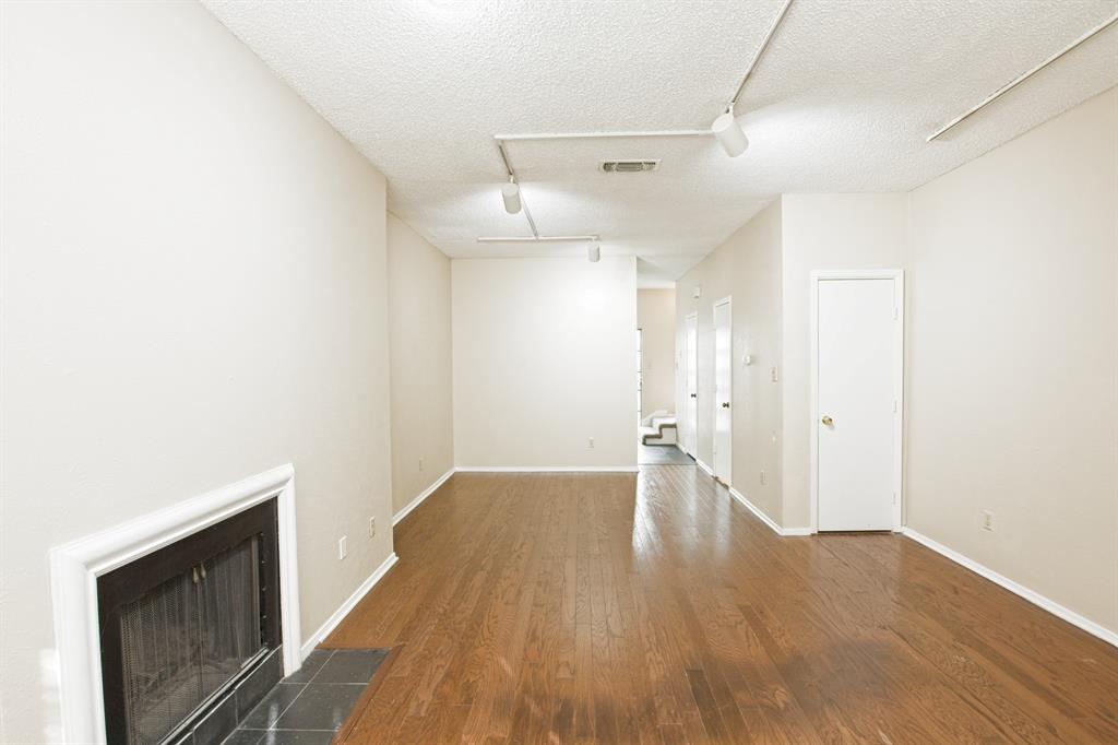 Dallas, Texas 75235, United States, 2 Bedrooms Bedrooms, ,2 BathroomsBathrooms,Residential,Active,131060