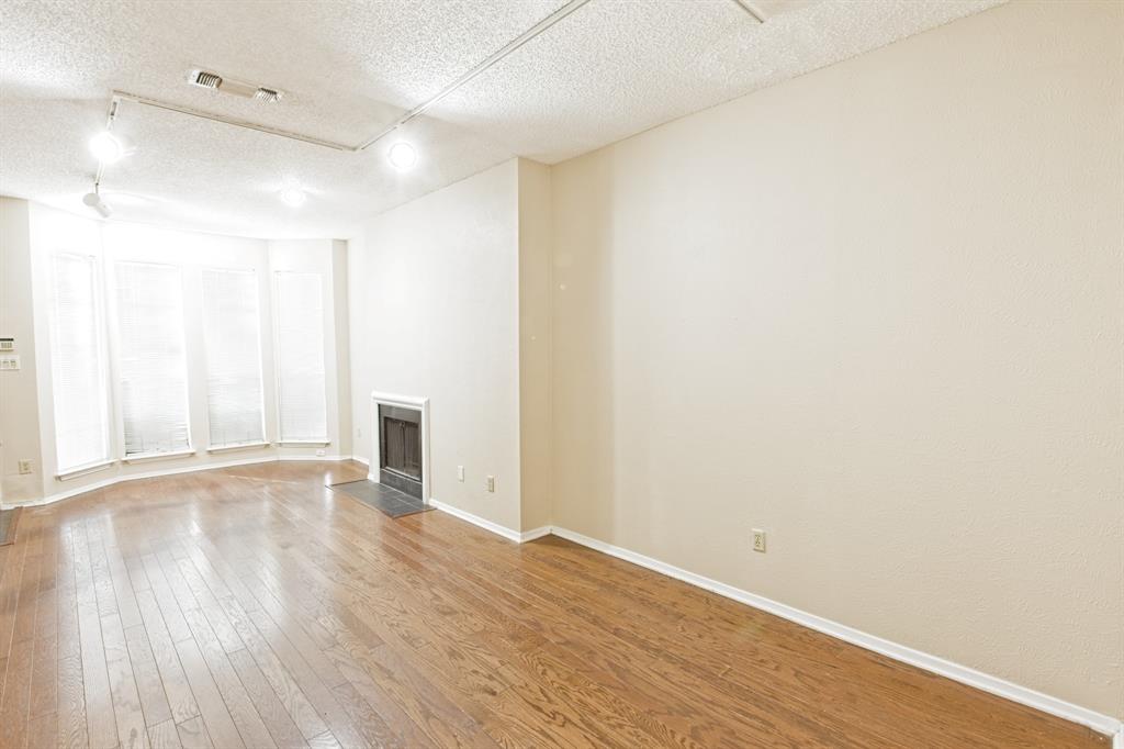 Dallas, Texas 75235, United States, 2 Bedrooms Bedrooms, ,2 BathroomsBathrooms,Residential,Active,131060