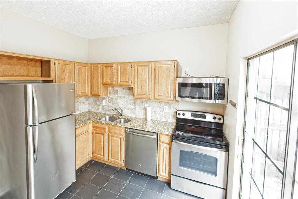 Dallas, Texas 75235, United States, 2 Bedrooms Bedrooms, ,2 BathroomsBathrooms,Residential,Active,131060