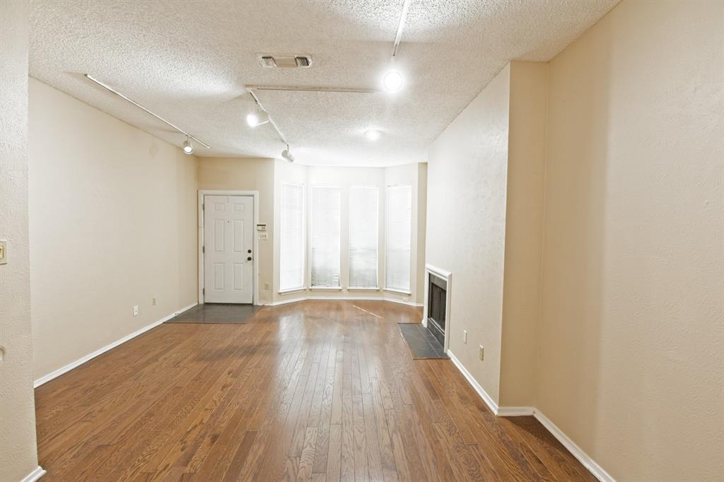 Dallas, Texas 75235, United States, 2 Bedrooms Bedrooms, ,2 BathroomsBathrooms,Residential,Active,131060