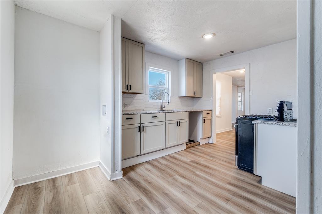 Deerpath Village 05 - Residential