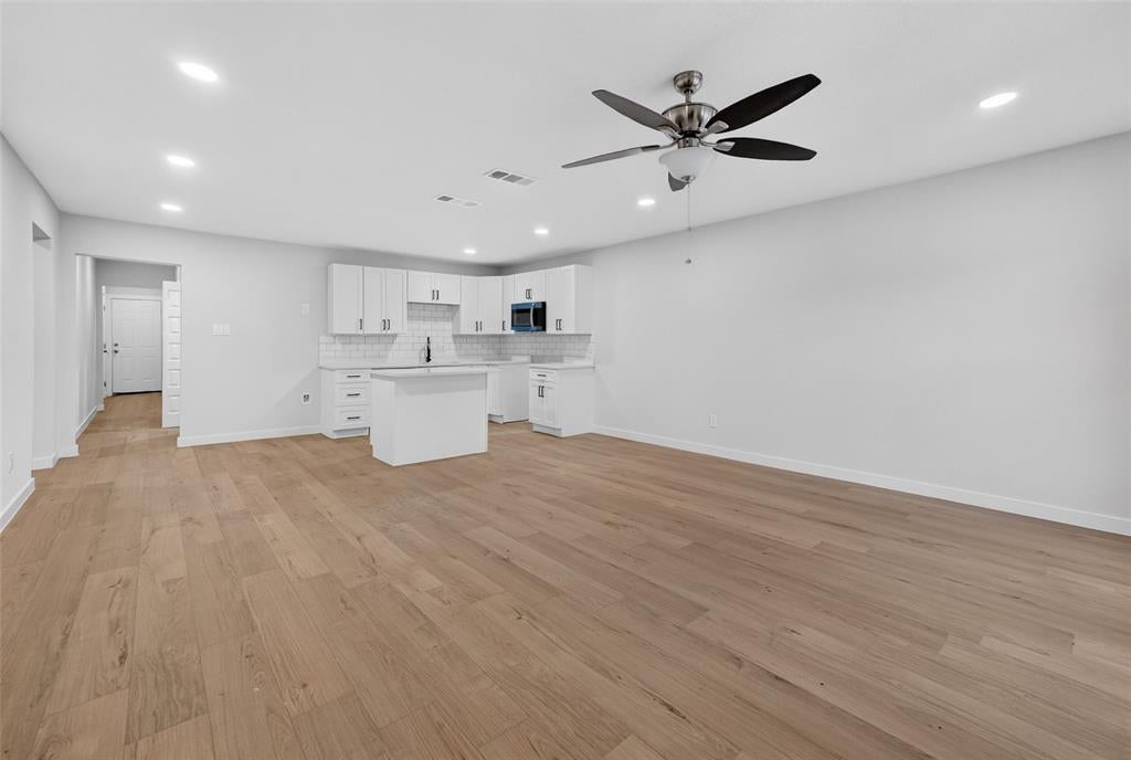 2607 W Lovers Lane
