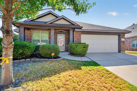 Photo of 2013 Fair Highlands Trail, Wylie, TX 75098 (MLS # 21384473)