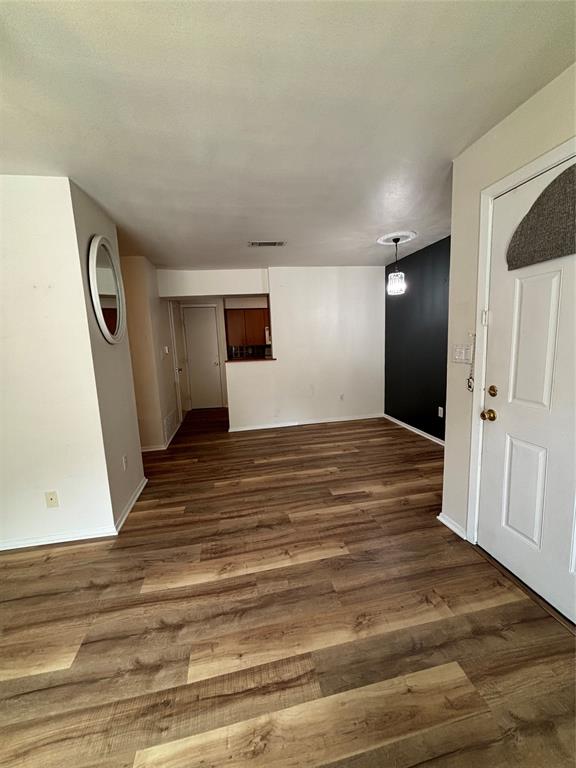 1500 Lakeshore, Hillside Villa - Residential