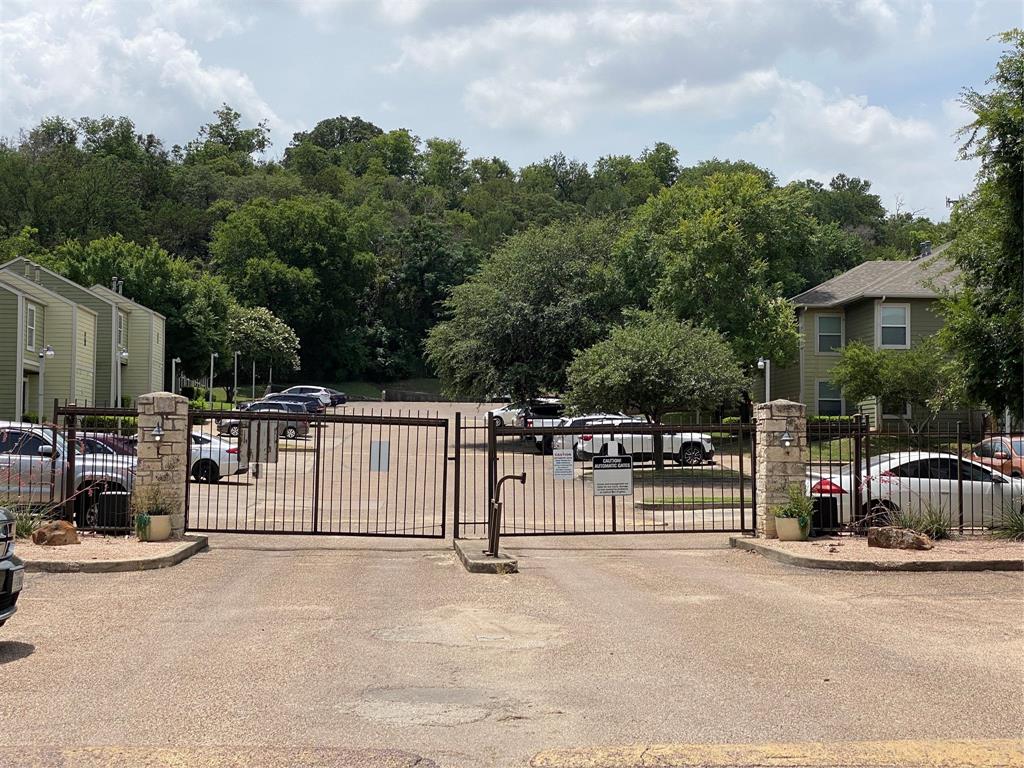 1500 Lakeshore, Hillside Villa - Residential