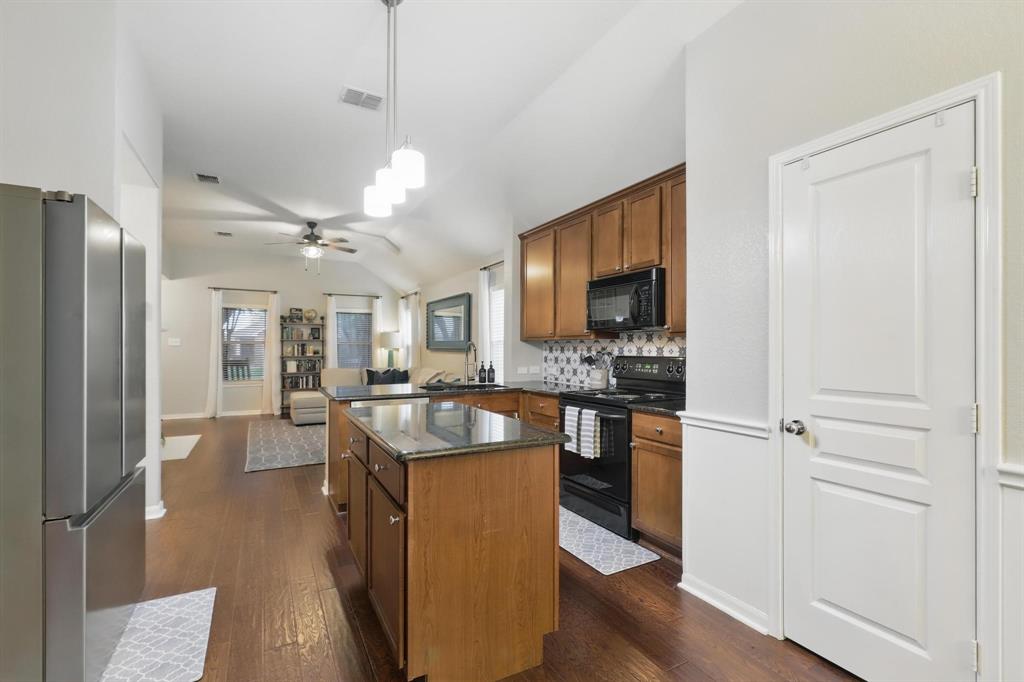 Fort Worth, Texas 76244, United States, 4 Bedrooms Bedrooms, ,3 BathroomsBathrooms,Residential,Pending,126175