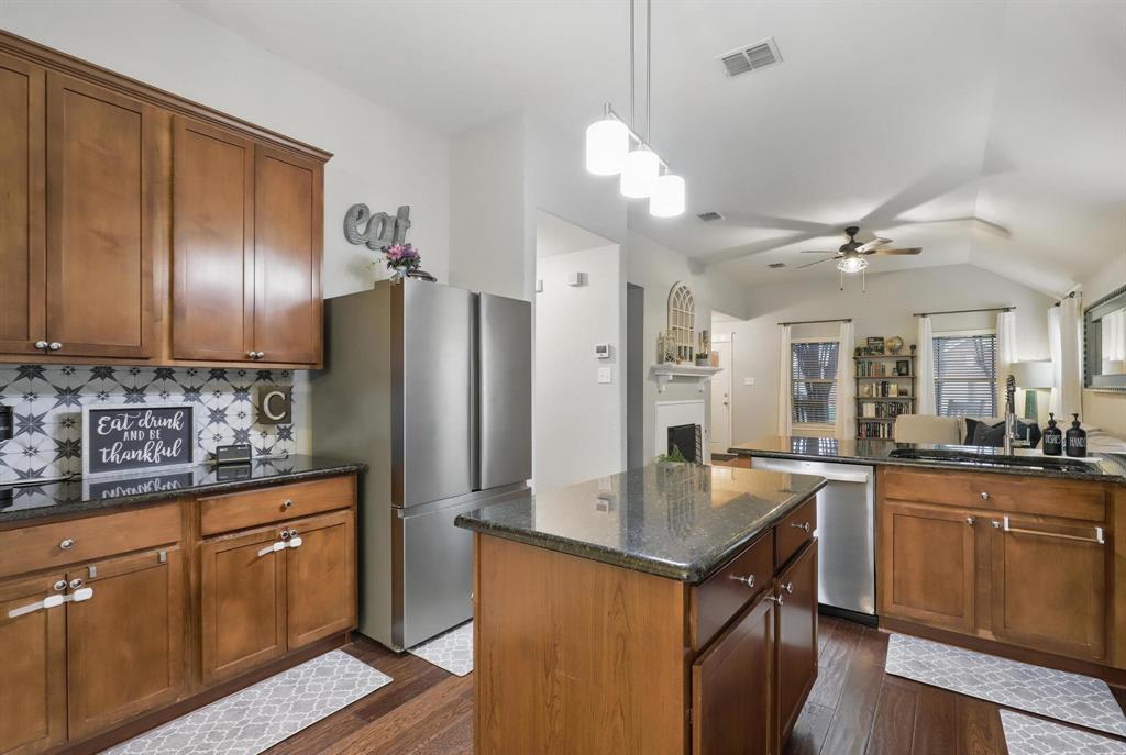 Fort Worth, Texas 76244, United States, 4 Bedrooms Bedrooms, ,3 BathroomsBathrooms,Residential,Pending,126175