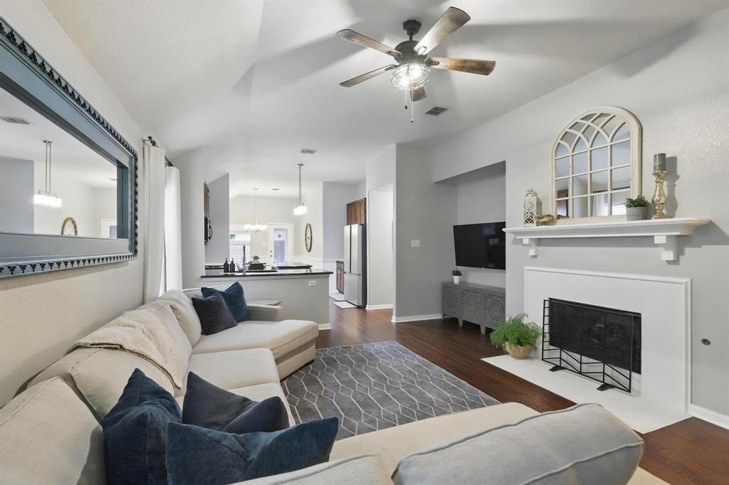 Fort Worth, Texas 76244, United States, 4 Bedrooms Bedrooms, ,3 BathroomsBathrooms,Residential,Pending,126175