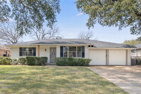 3138 Touraine Drive Dallas TX 75211