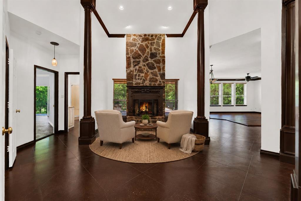 6413 Shoreline Drive