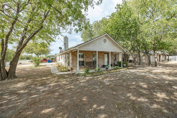 201 W OAK ST, ALEDO, TX 76008 - Image 2909cd5fec482bc39ded2f3aa0299d48/1589983222