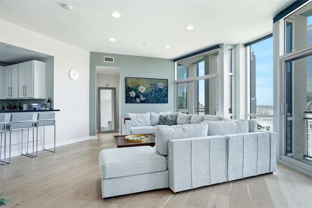 Tower Residential II Condo - Residential