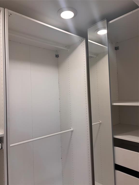 Cloisters Condo The - Residential Lease