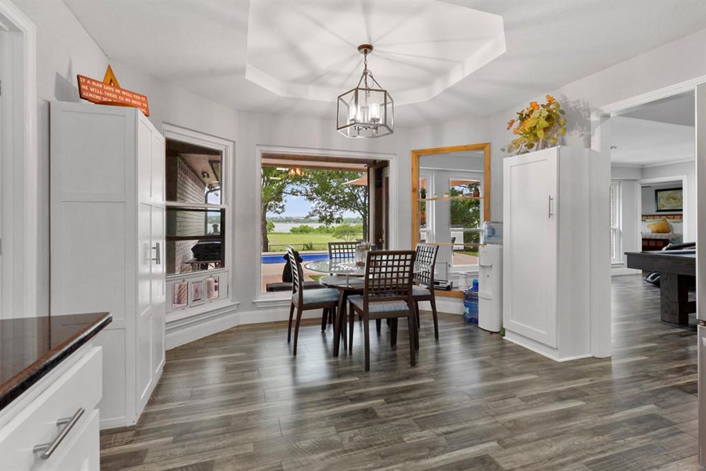 5909 Lakeshore Drive