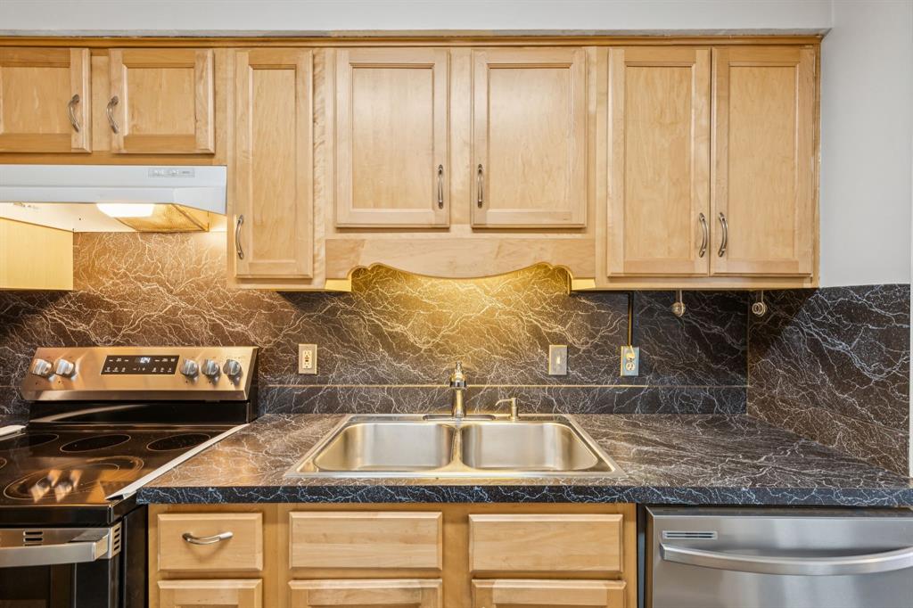 Les Chateaux Condo - Residential