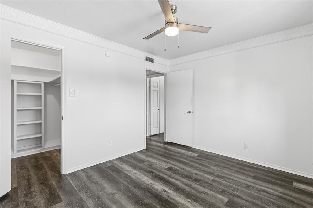 Les Chateaux Condo - Residential