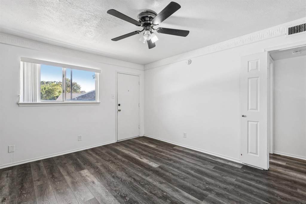 Les Chateaux Condo - Residential