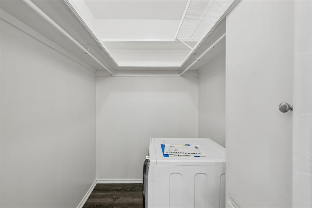 Les Chateaux Condo - Residential