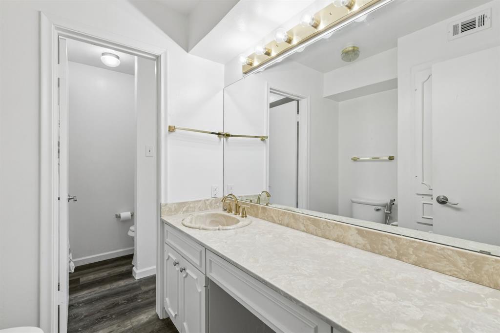 Les Chateaux Condo - Residential