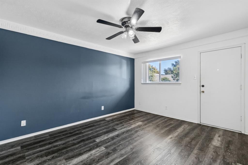 Les Chateaux Condo - Residential