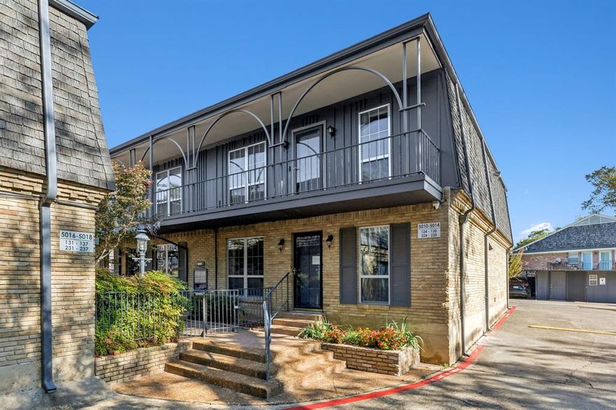 Updated, move-in ready condo in the heart of Oak Lawn West and the Dallas medical district! This bright corner unit lives large with an open living and dining area, oversized windows and fresh paint throughout. Recently installed flooring gives the space a clean, modern feel, while the efficient layout offers plenty of room to relax, work or entertain. The kitchen flows into the main living area and the unit includes a washer and dryer combo and refrigerator—rare at this price point. Tucked toward the back of the community, this private location enjoys easy access to one of the two sparkling community pools and the lushly landscaped courtyards. One assigned, covered parking space is just steps away. HOA dues conveniently cover electric, water, trash and more—only pay for your own cable and internet. All of this just minutes from Uptown, Love Field, major hospitals, restaurants, shopping and the Tollway—ideal for lock-and-leave city living.