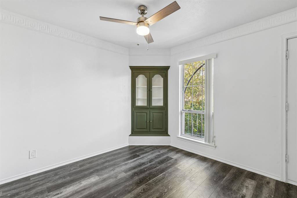 Les Chateaux Condo - Residential