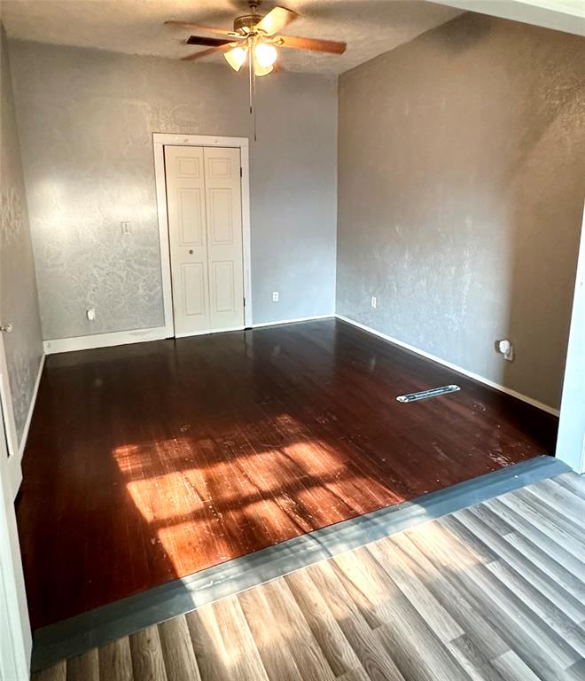 Orig Town Of Wolfe City - Residential