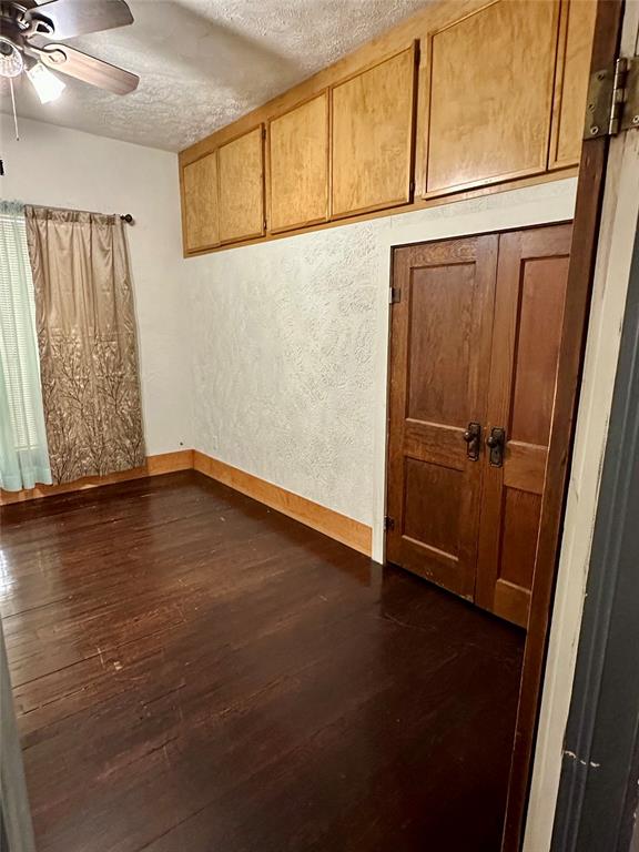 Orig Town Of Wolfe City - Residential