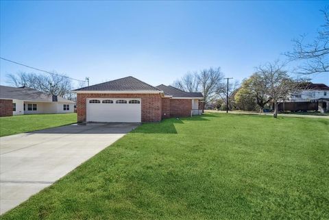 A home in Kaufman