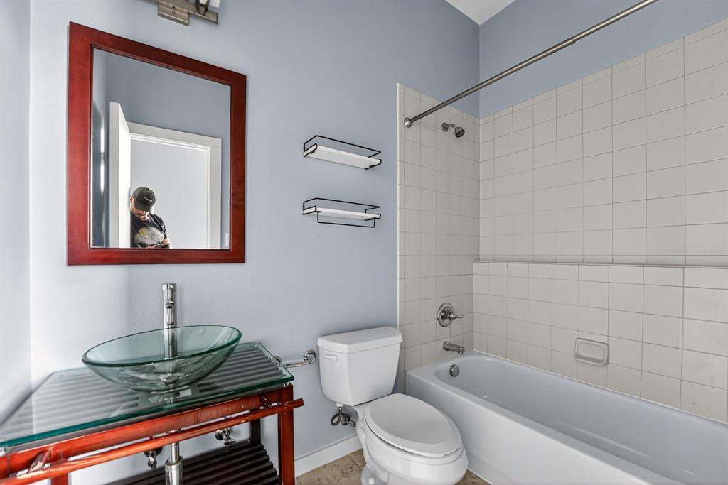 4212 Bowser Ave - Residential