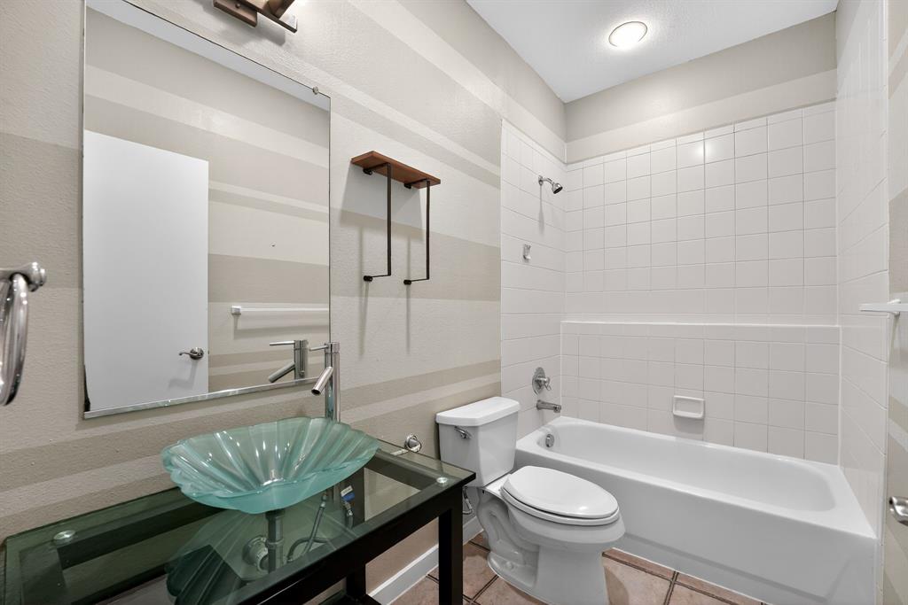 4212 Bowser Ave - Residential