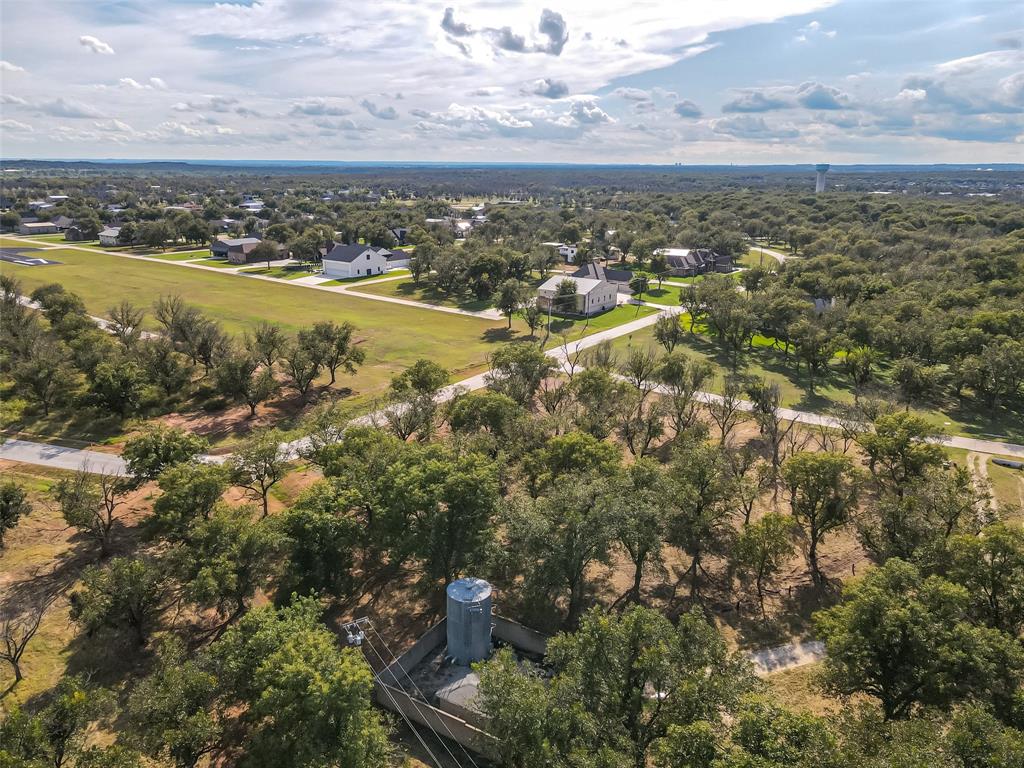 906 E Landings Drive
