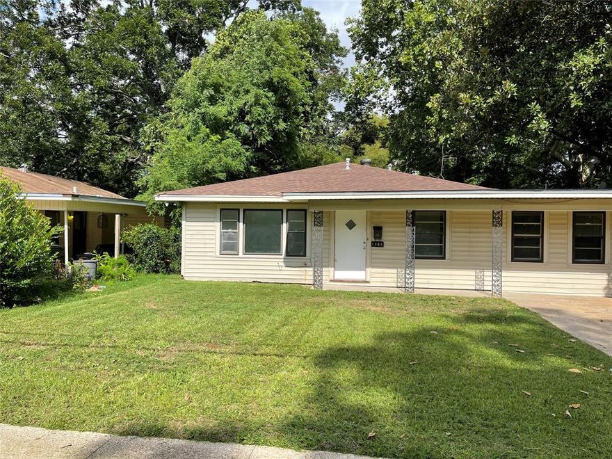 Come see this Great Investment located in the Heart of Bossier. Previously leased for $1100 per month this property will be a great addition to any portfolio.   This home has been completely remodeled with; a new roof, new vinyl floors throughout, new interior plumbing between the kitchen and bathroom; new hot water heater, a new garbage disposal, a new dishwasher, and a new electric panel with hard wired smoke-carbon monoxide detectors. Make an offer today. Owner is licensed Louisiana Real Estate Broker.