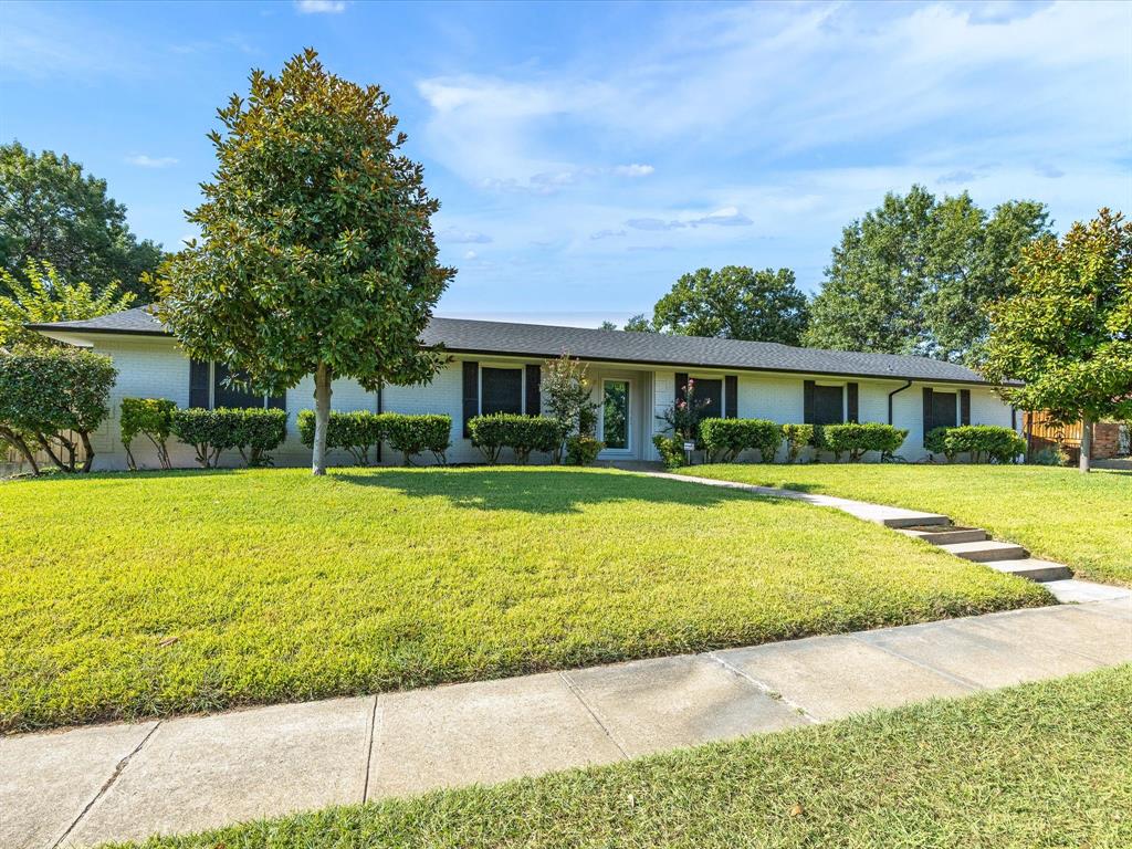 1318 Brook Valley Lane