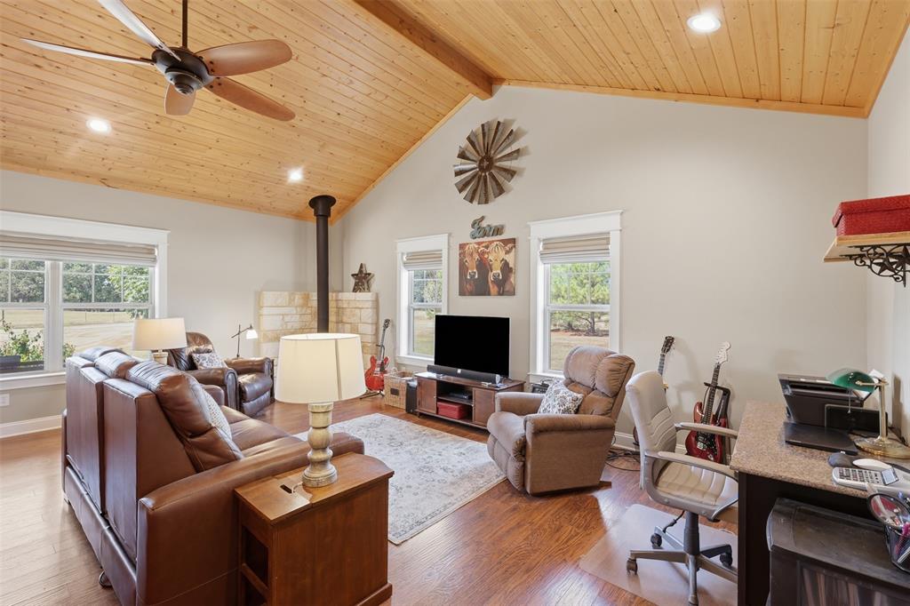 2109 County Road 1185