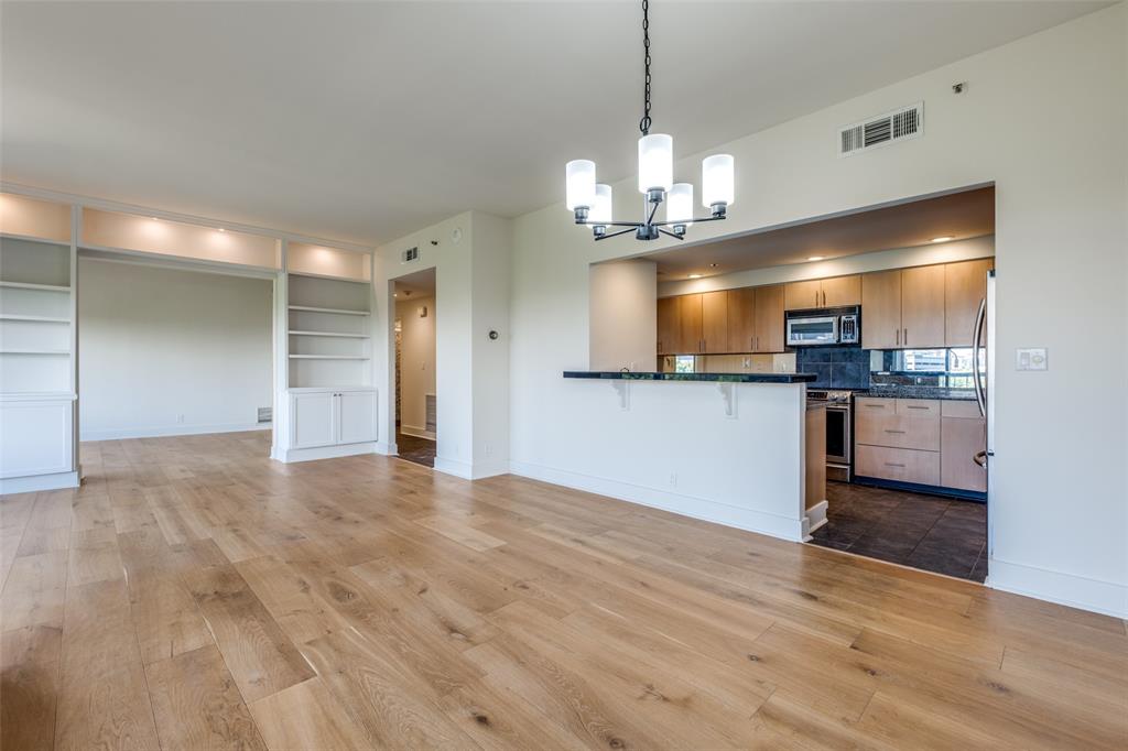 Latour Condo - Residential