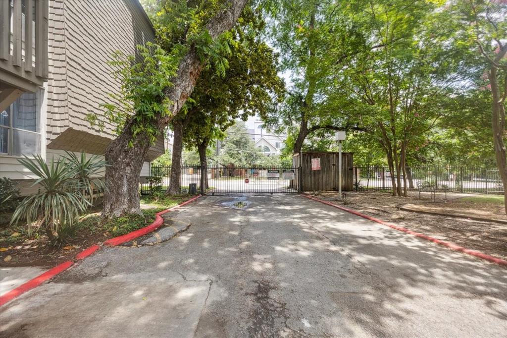 4837 Cedar Springs Road 321