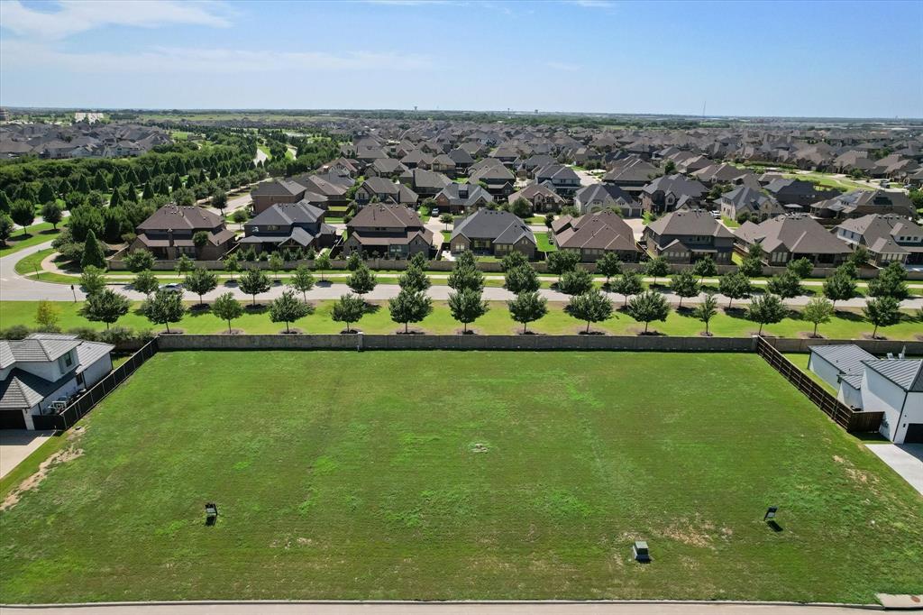 1208 Knoll Crest Drive