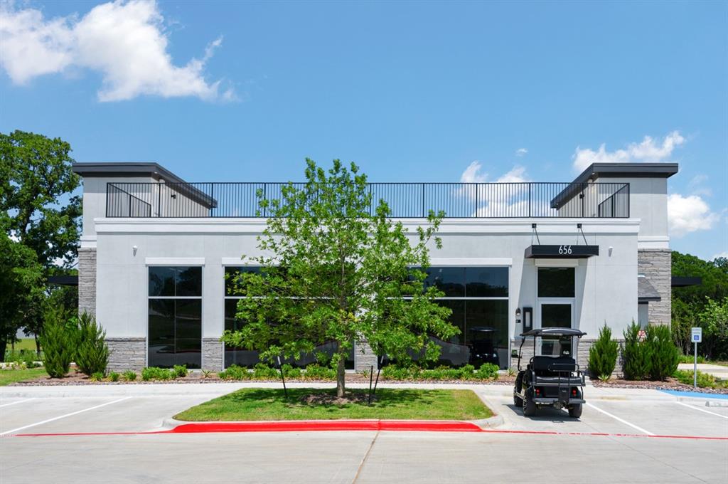 Mansions of Oak Point - Residential Lease