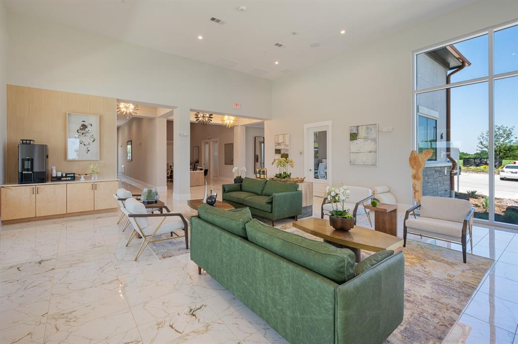 Mansions of Oak Point - Residential Lease