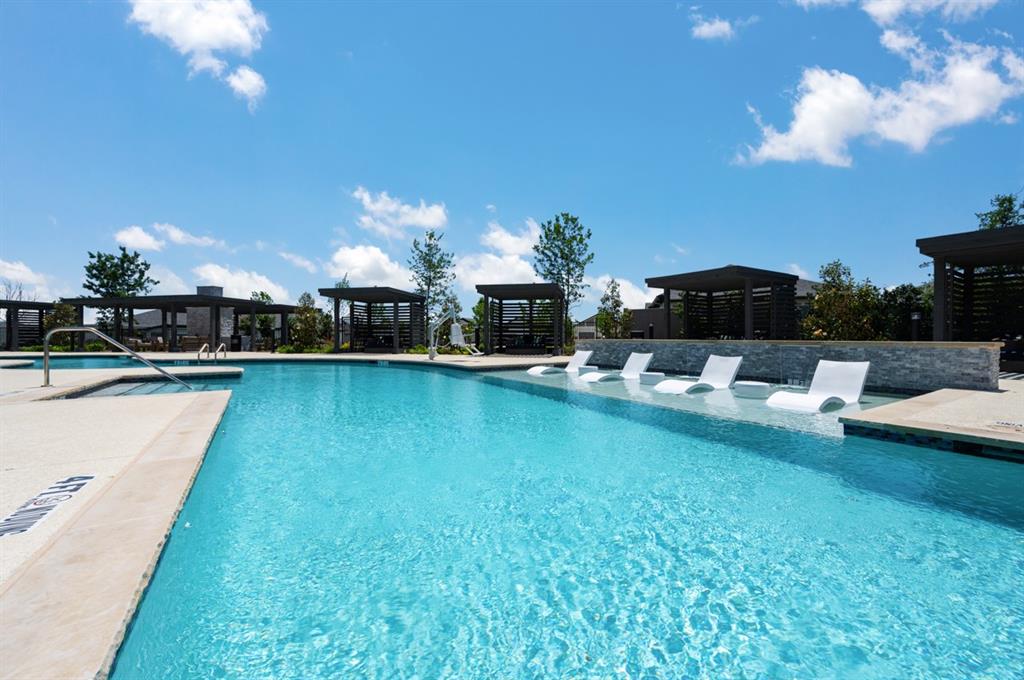 Mansions of Oak Point - Residential Lease