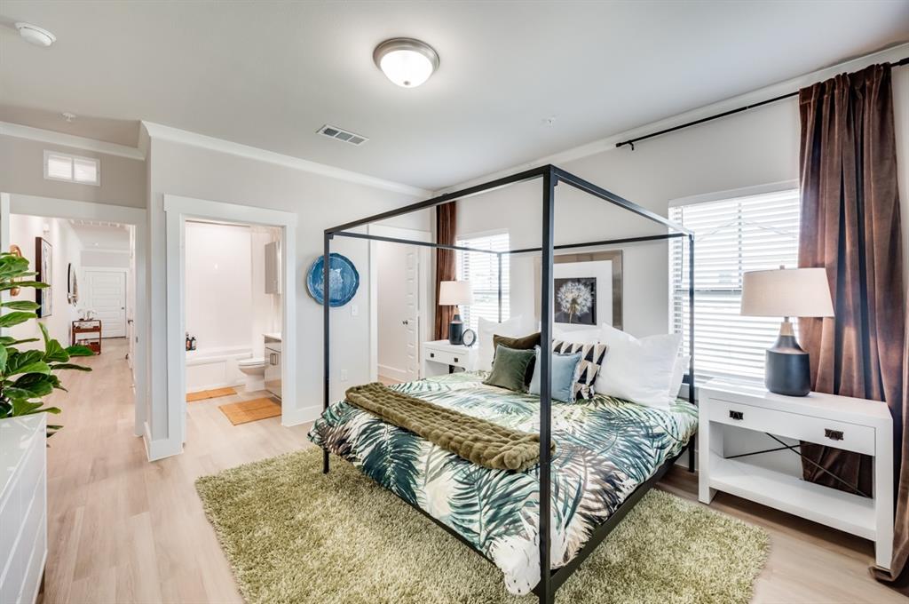 Mansions of Oak Point - Residential Lease